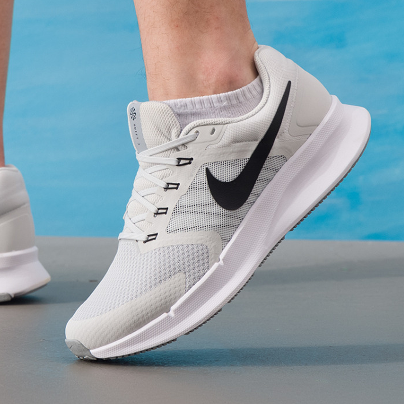 Nike Men's Run Swift 3 Breatha – Men Shoes Size Nike Bewertung und Preis
