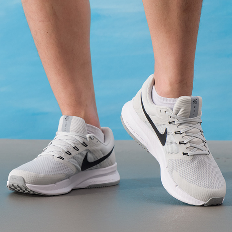 Nike Men's Run Swift 3 Breatha – Men Shoes Size Nike Bewertung und Preis